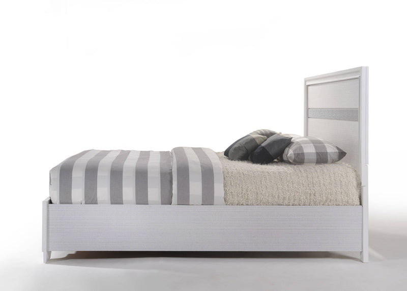 ACME Naima Queen Bed in White 25770Q