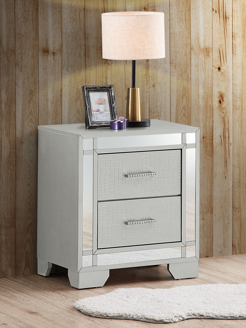 Madison - Nightstand - Silver Champagne