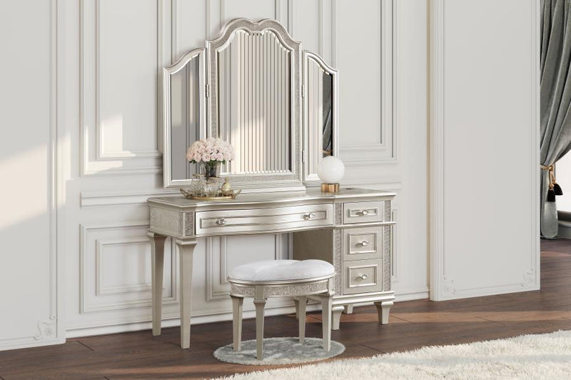 Evangeline - 4-Drawer Vanity Desk Makeup Table - Silver Oak