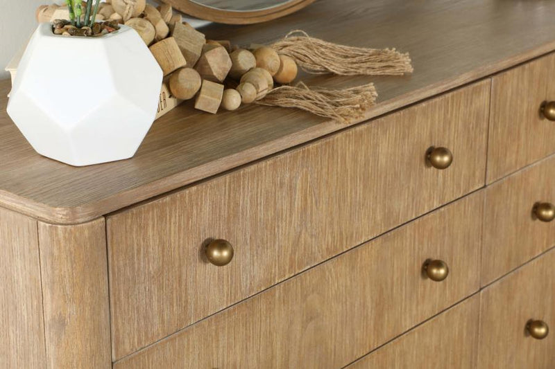 Arini - 8-Drawer Dresser